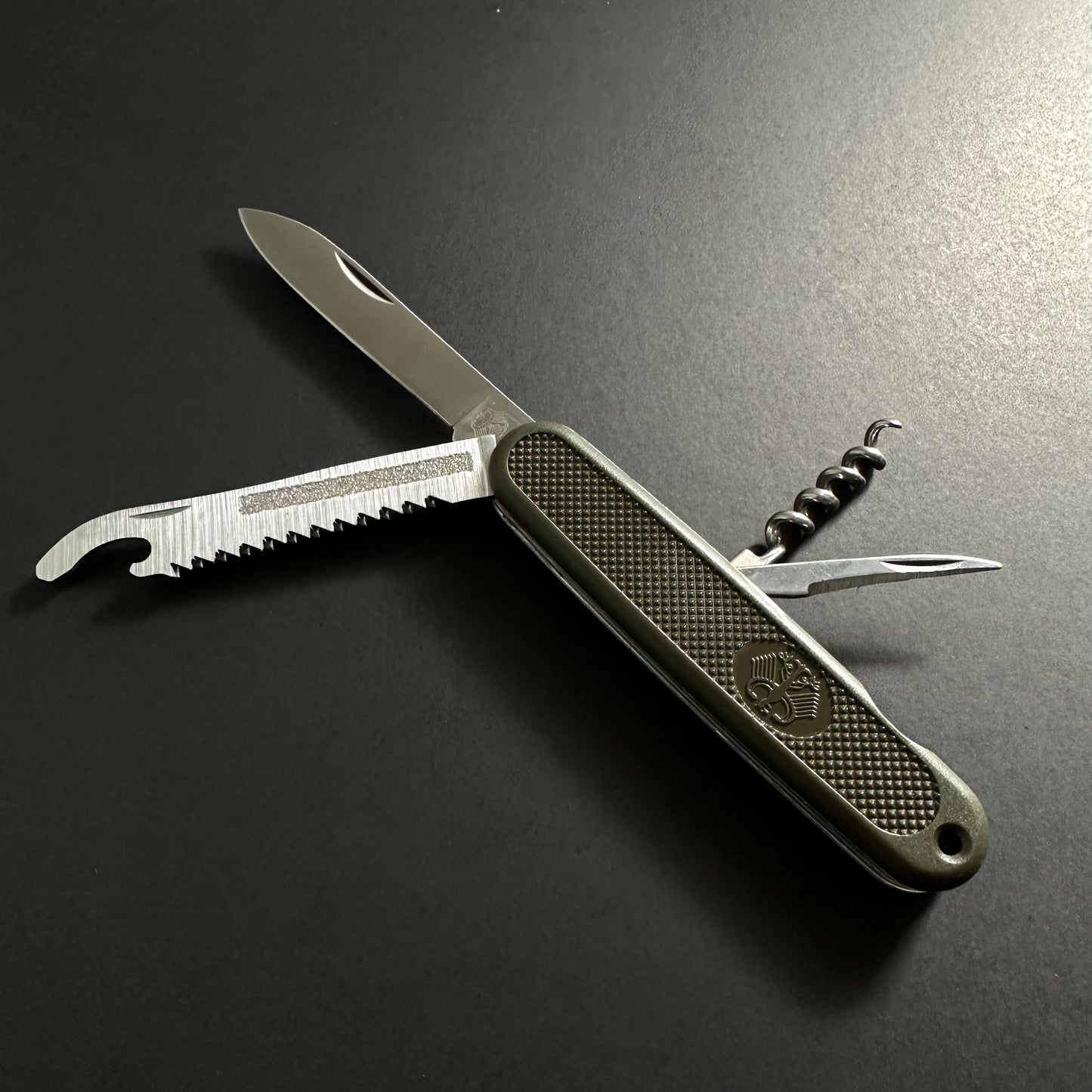 Sturdy Stainless Steel Multitool 6-in-1 Pocket Knife